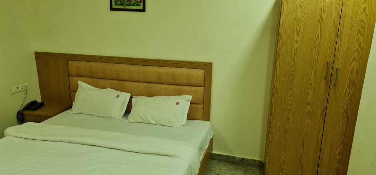Vijay Shree Inn Vellore Bagian luar foto
